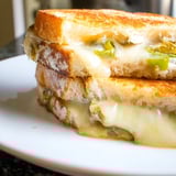 Goldene Jalapeño Havarti Grilled Cheese mit geschmolzenem Käse