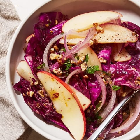 Warmer Rotkohl Apfel Salat