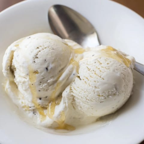 Cremiges Quark Eis fruchtig